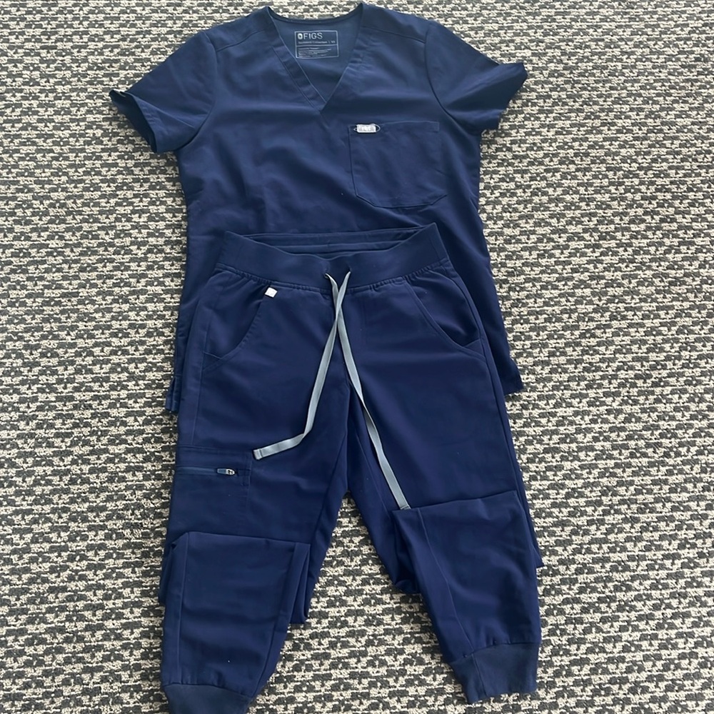 Figs set — Zamora jogger xxsp sold with Catarina top size xs - navy